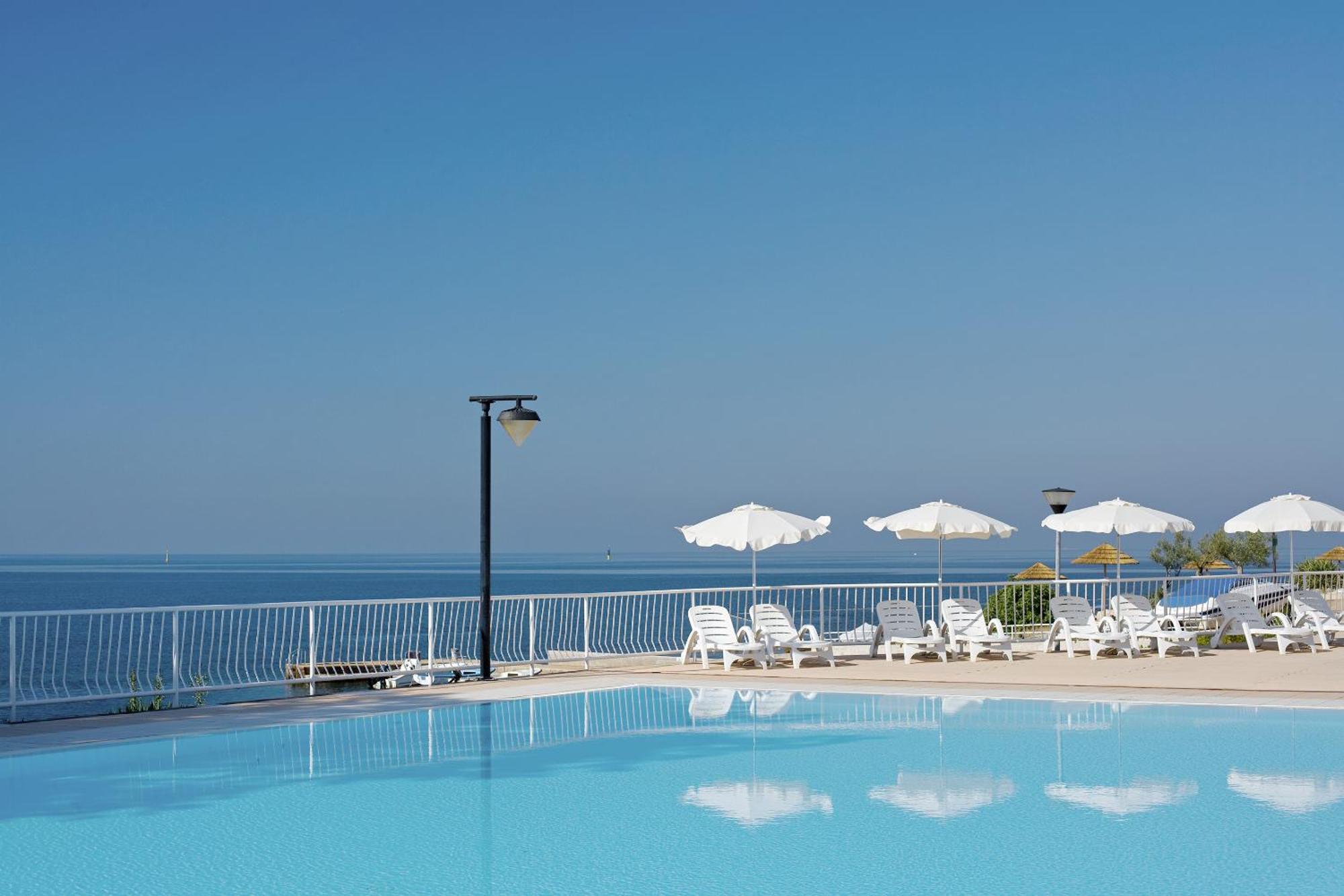 Fkk Adriatika In Fkk Solaris Naturist Resort Poreč Buitenkant foto